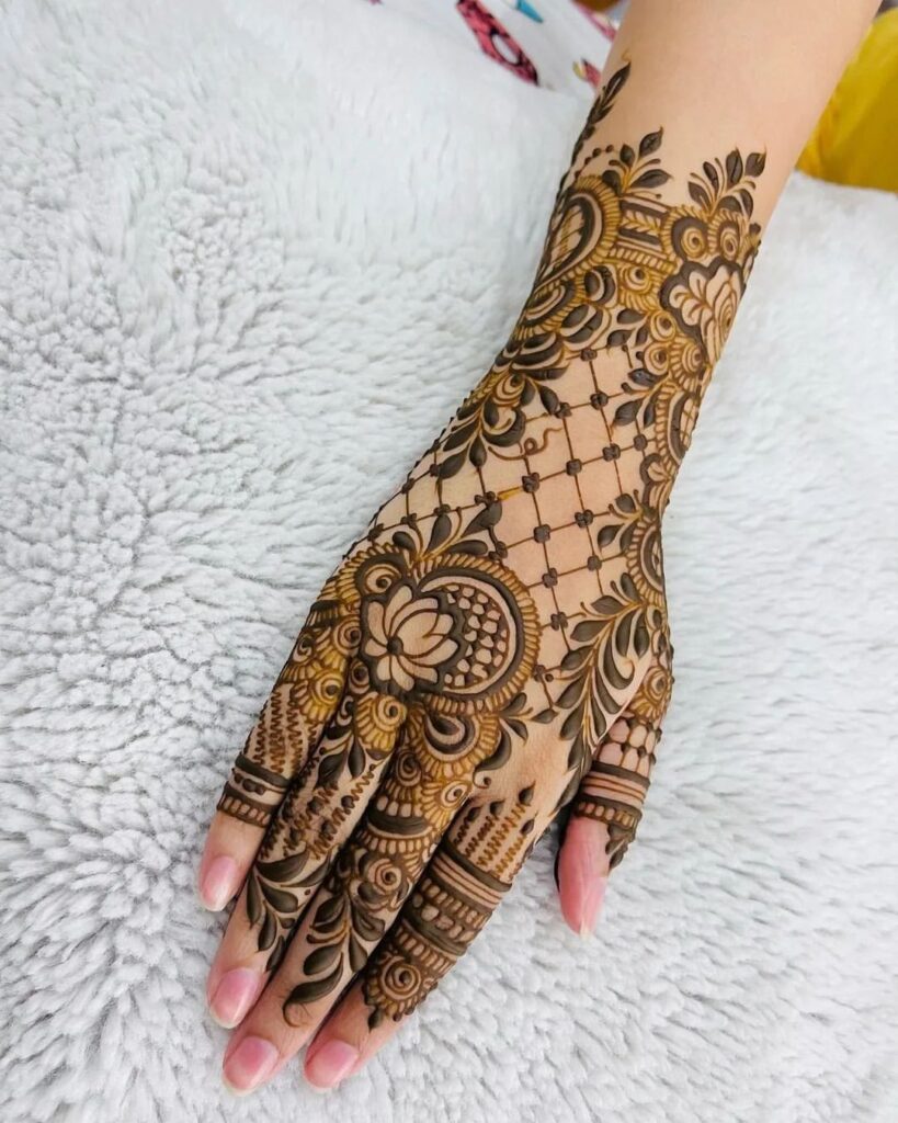 Small Mehndi Design For Beginners