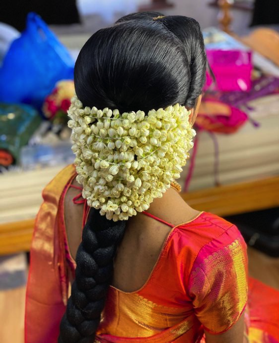 Gajra Hairstyle On Saree
