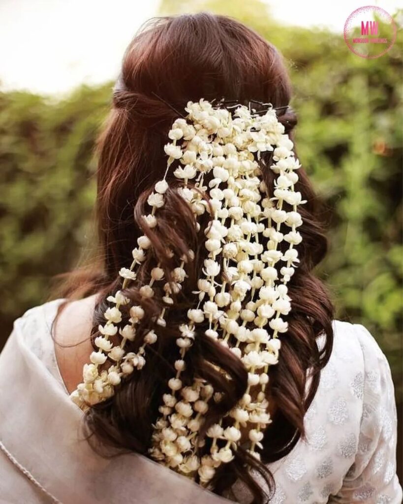 Top 16 Gajra Hairstyles For Your Bestie's Wedding