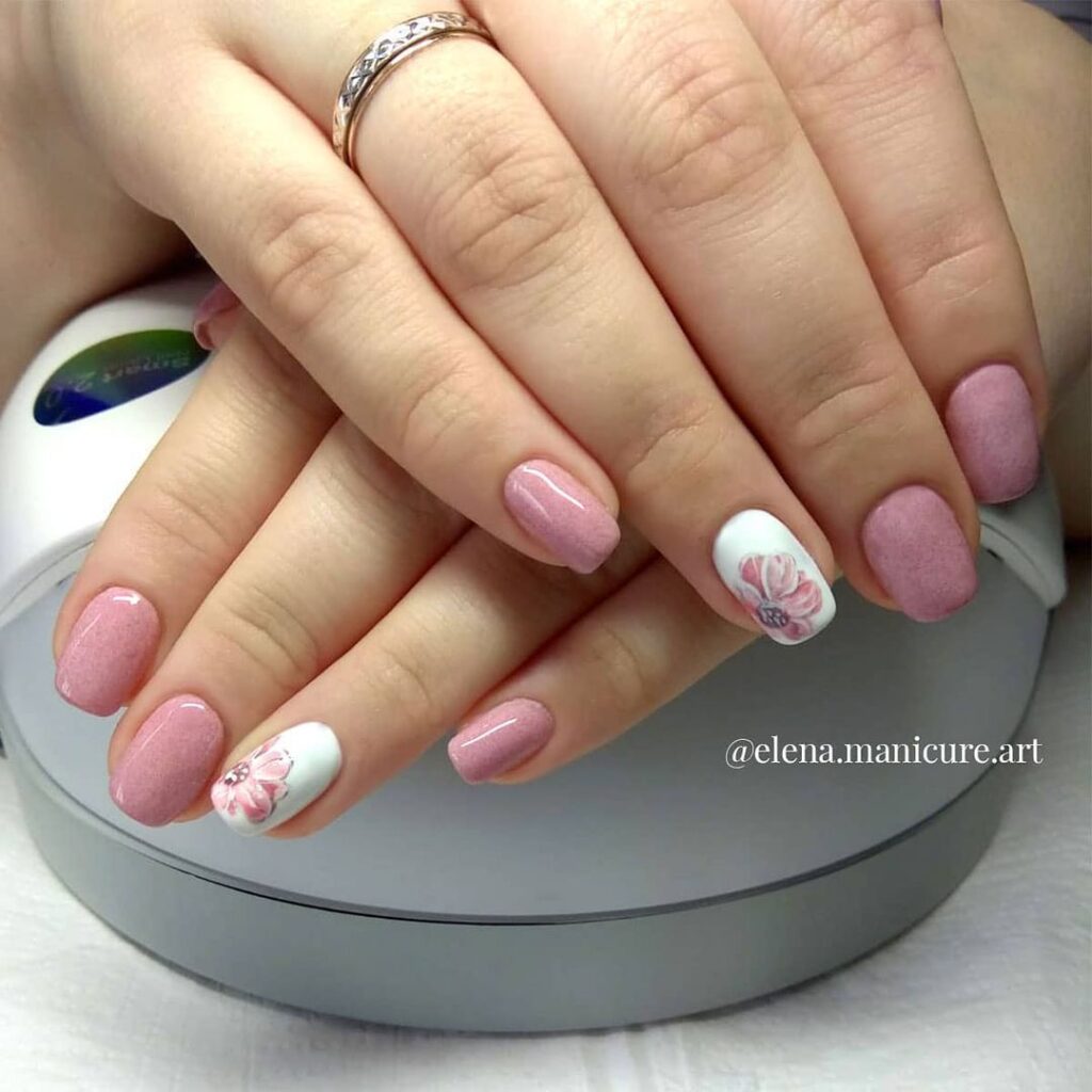 Pink & White Ombre Nails With Design